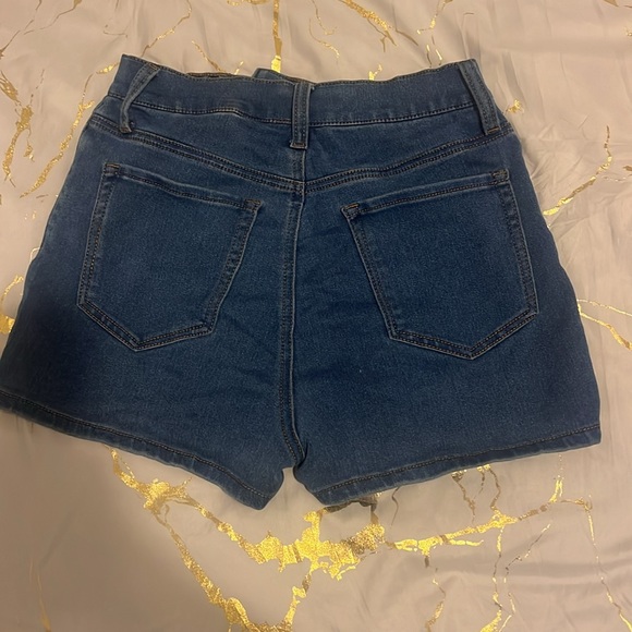 Blue denim shorts - Picture 2 of 2
